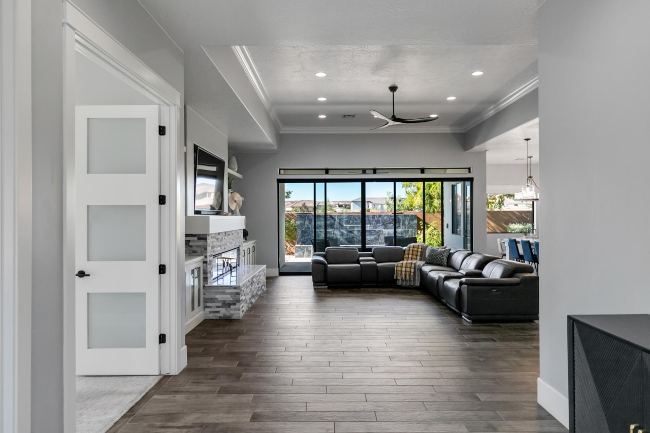 2013 N Somerset CIR Washington, UT 84780 home for sale, MLS#25-266668 - Erika Rogers Photo 9