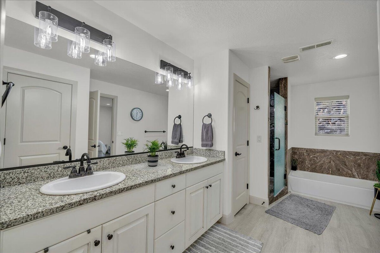 355 W 200  S #139 Washington, UT 84780 home for sale, MLS#25-266776 - Erika Rogers Photo 12