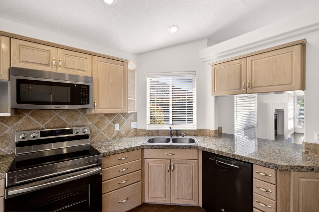 356 N Cactus #7 Washington, UT 84780 home for sale, MLS#25-266772 - Erika Rogers Photo 13