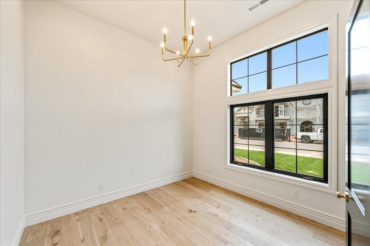 4848 S Homestead Way Washington, UT 84780 home for sale, MLS#25-266794 - Erika Rogers Photo 6