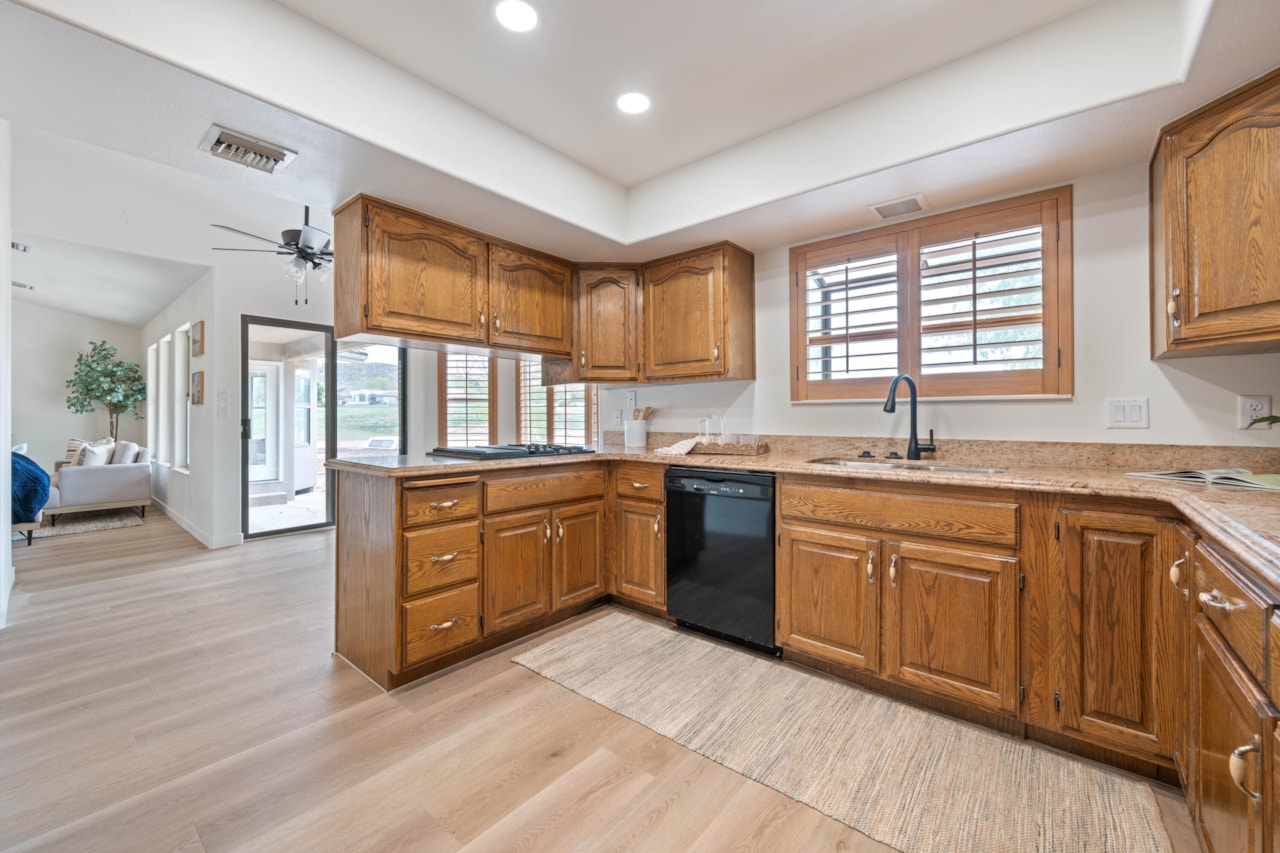 2958 Palmetto CIR St George, UT 84790 home for sale, MLS#25-264773 - Erika Rogers Photo 12