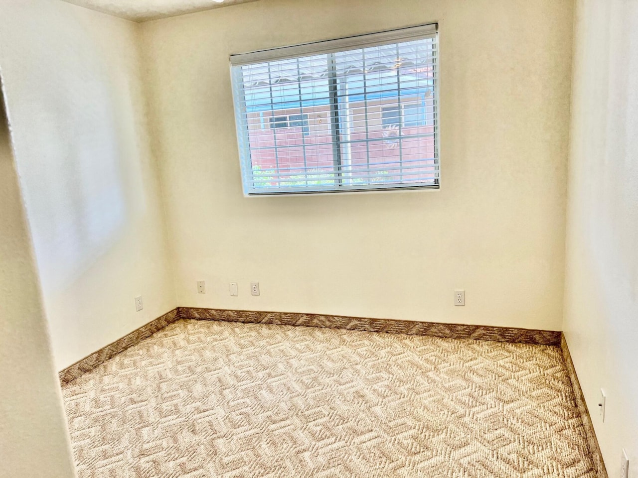 1050 W Red Hills Parkway #64 Washington, UT 84780 home for sale, MLS#25-260560 - Erika Rogers Photo 11