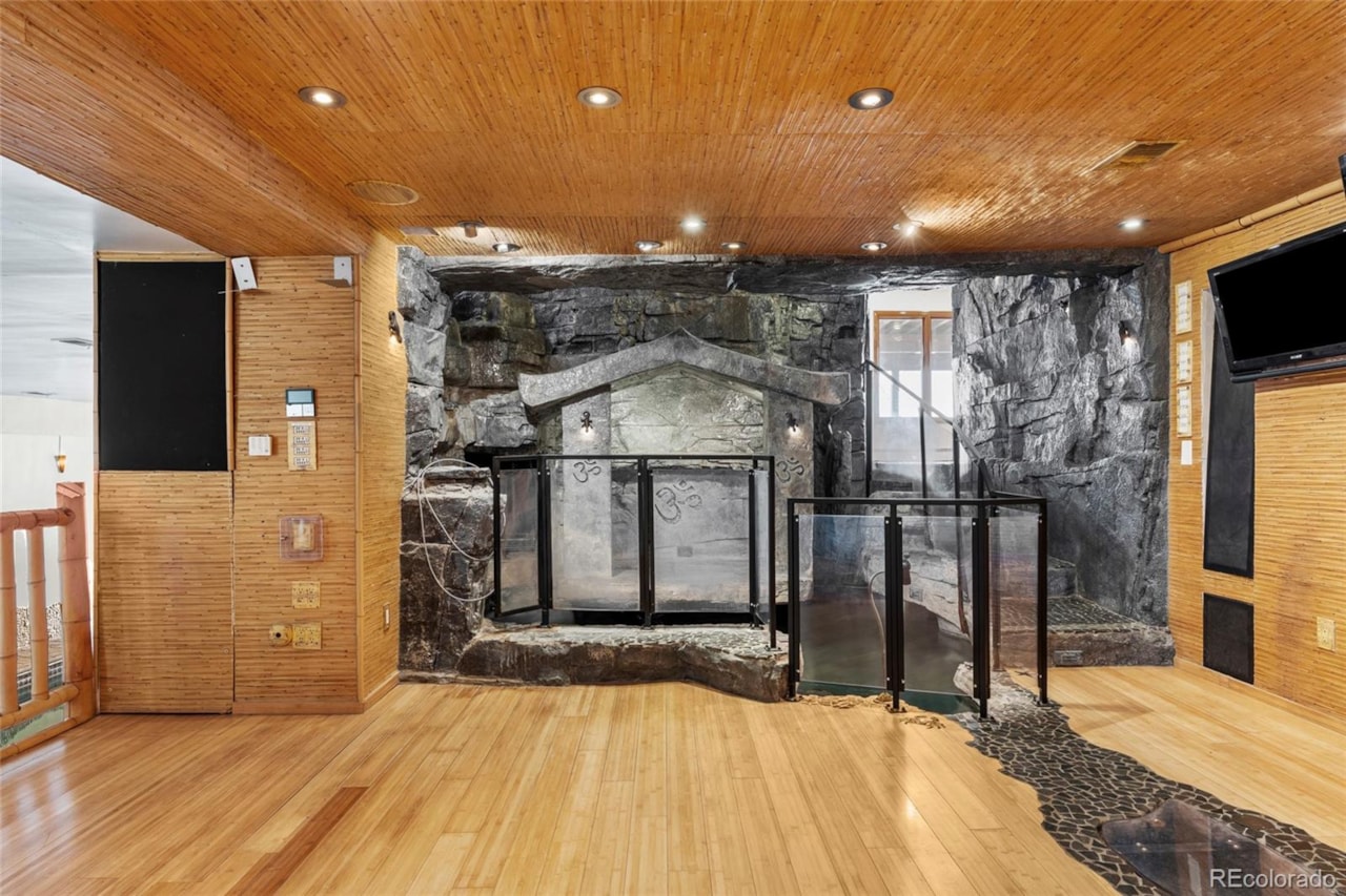 8280 Queen St Churchill Downs Custom 8,078 SF retreat on 1.68 acres with room for three horses, on property gate access to bridle... Arvada Jefferson CO 80005 6600616 home for sale $1,690,000 6600616 Photo 21