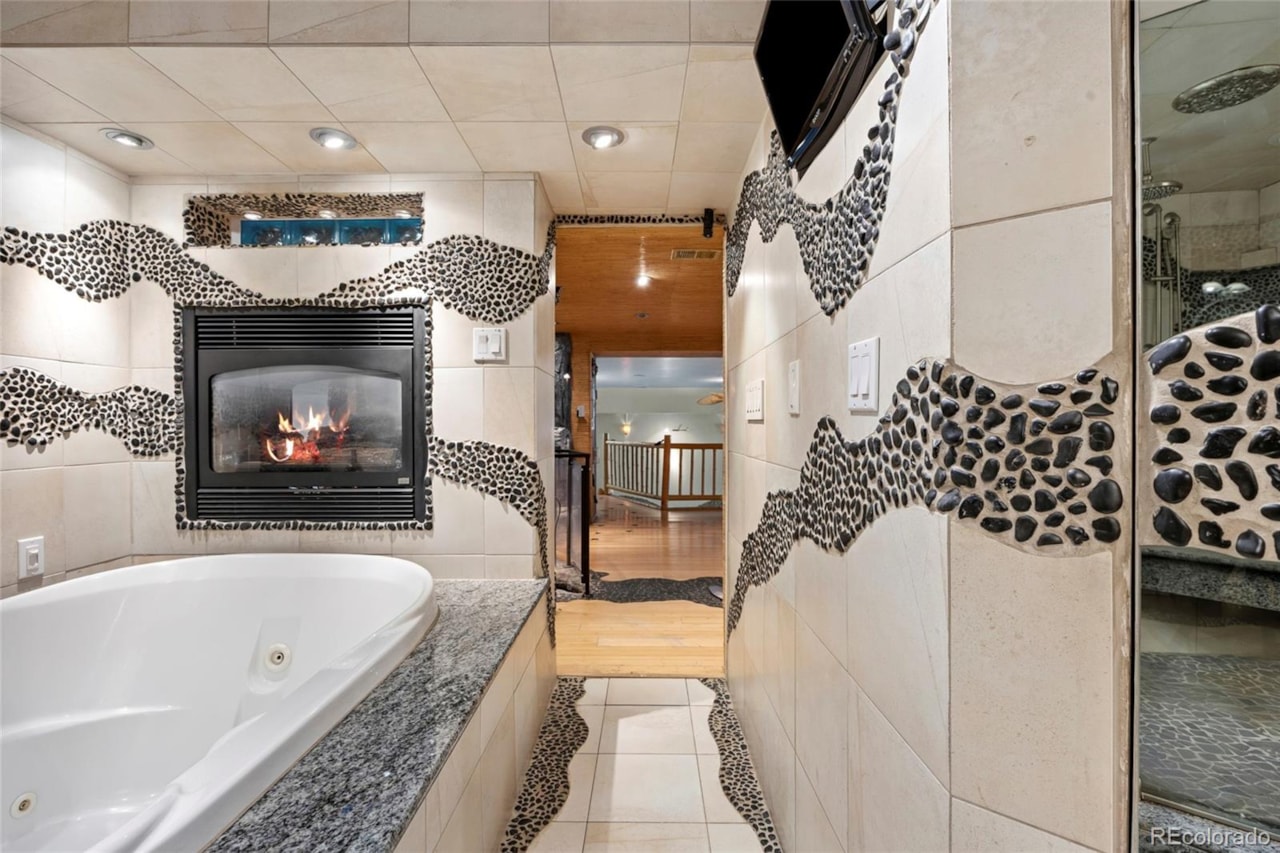 8280 Queen St Churchill Downs Custom 8,078 SF retreat on 1.68 acres with room for three horses, on property gate access to bridle... Arvada Jefferson CO 80005 6600616 home for sale $1,690,000 6600616 Photo 24