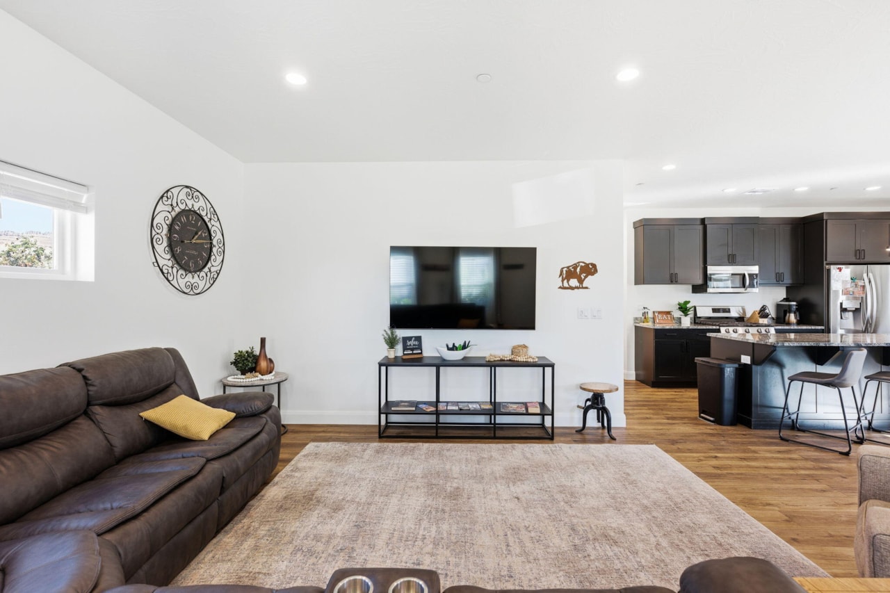 1232 E Villa Way Washington, UT 84780 home for sale, MLS#25-266749 - Erika Rogers Photo 13