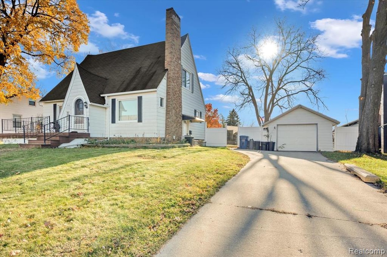 238 E Nepessing St, Lapeer, MI 48446 in |Lapeer MLS# 60953558