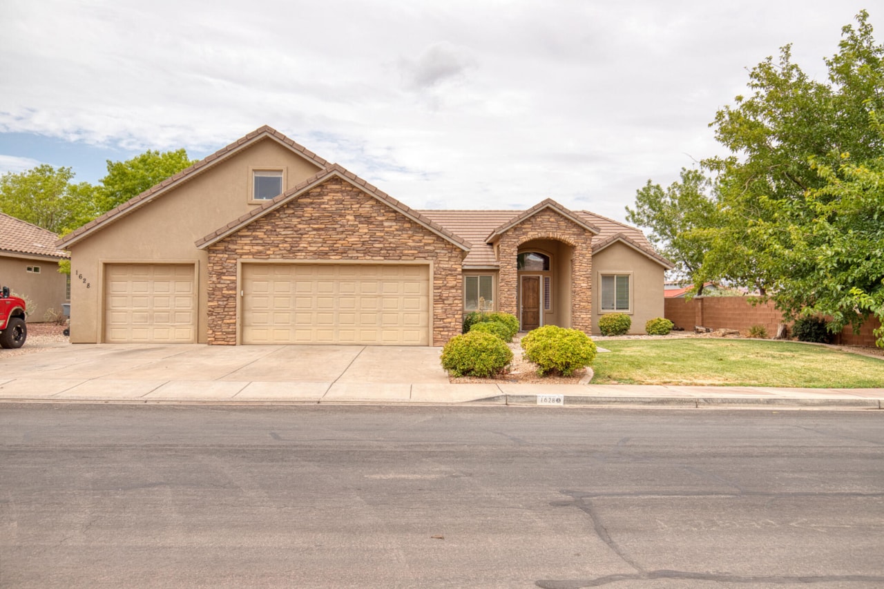1628 S Camino Real Washington, UT 84780 home for sale, MLS#25-266809 - Erika Rogers Photo 13