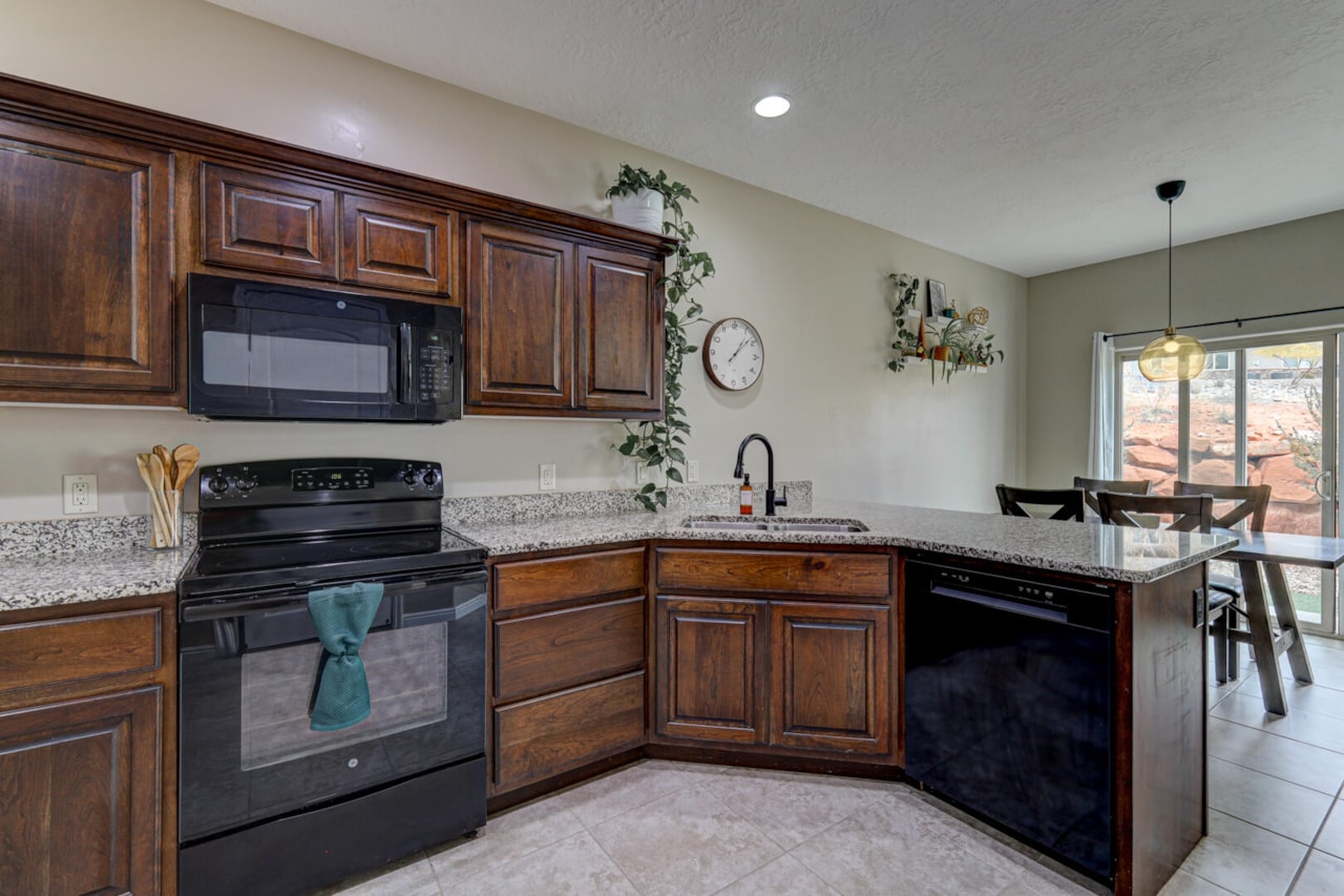 370 W Buena Vista Blvd #55 Washington, UT 84780 home for sale, MLS#25-266827 - Erika Rogers Photo 8