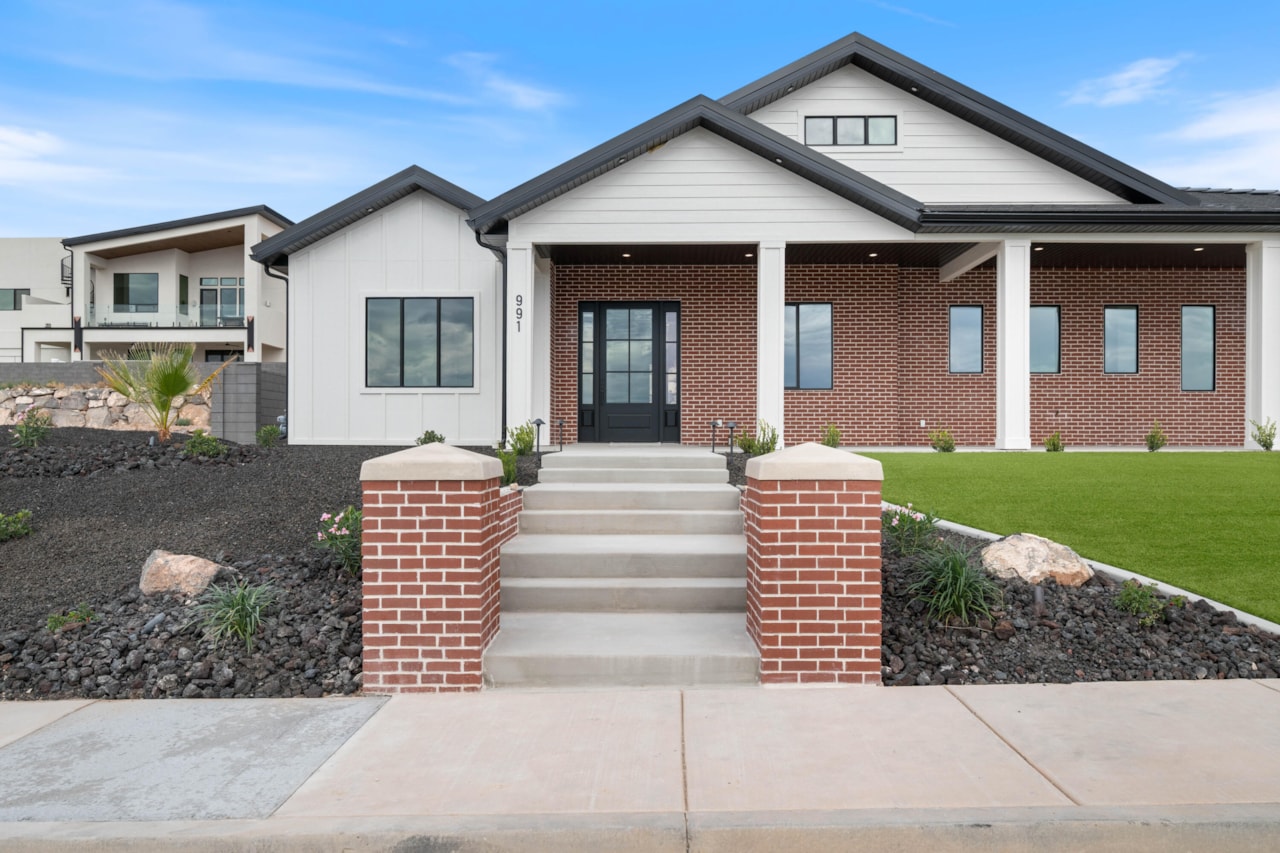 991 N Red Rock RD St George, UT 84770 home for sale, MLS#25-265771 - Erika Rogers Photo 7