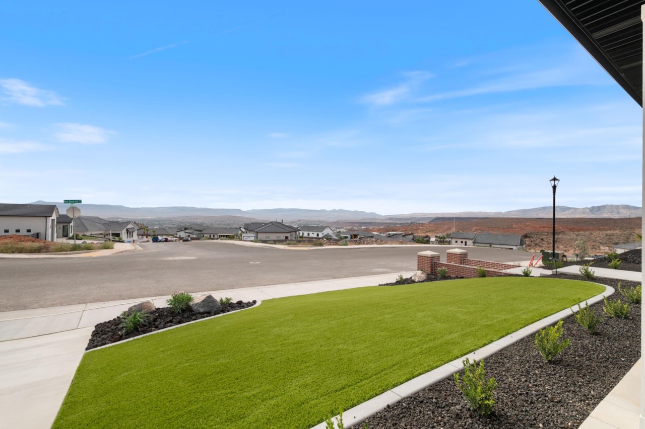 991 N Red Rock RD St George, UT 84770 home for sale, MLS#25-265771 - Erika Rogers Photo 10