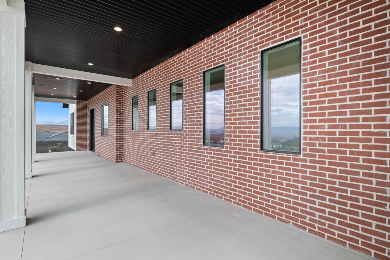 991 N Red Rock RD St George, UT 84770 home for sale, MLS#25-265771 - Erika Rogers Photo 11