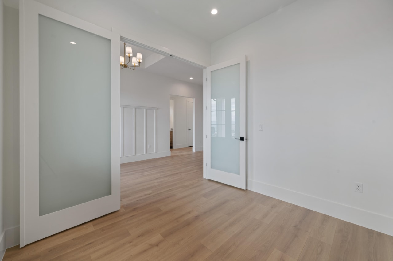 991 N Red Rock RD St George, UT 84770 home for sale, MLS#25-265771 - Erika Rogers Photo 21