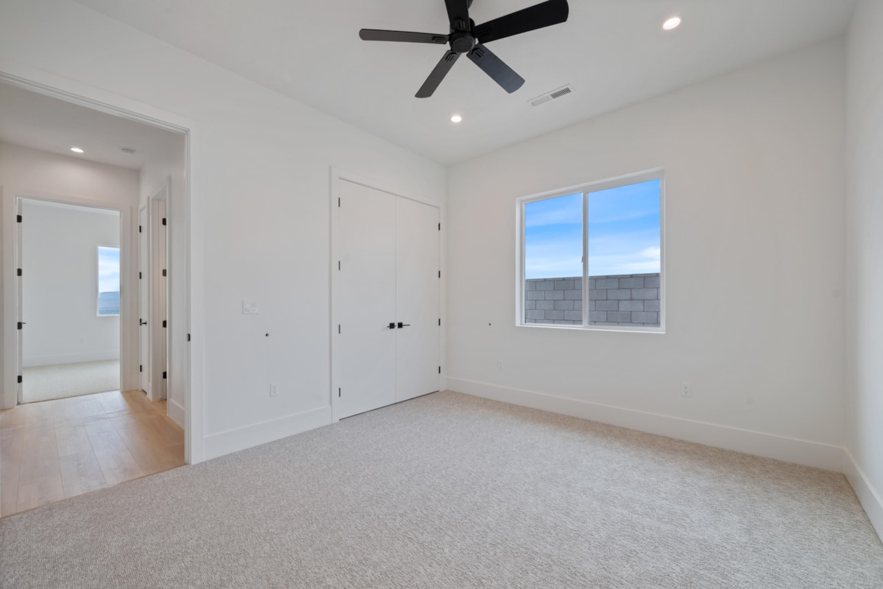 991 N Red Rock RD St George, UT 84770 home for sale, MLS#25-265771 - Erika Rogers Photo 26