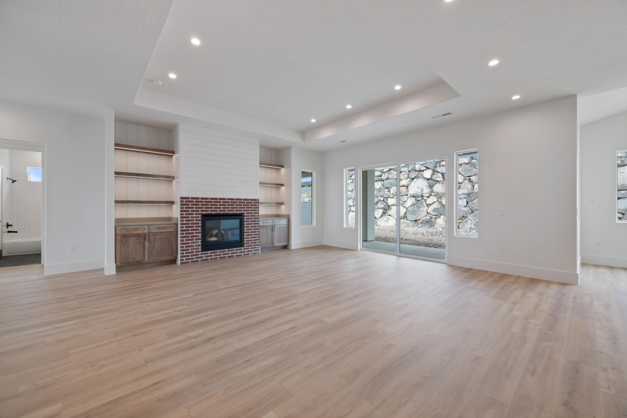 991 N Red Rock RD St George, UT 84770 home for sale, MLS#25-265771 - Erika Rogers Photo 27