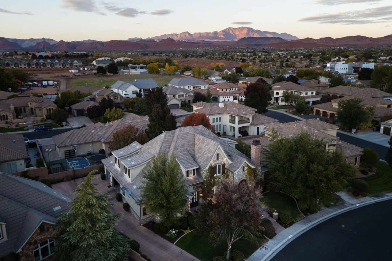 2368 Covey LN Santa Clara, UT 84765 home for sale, MLS#25-266831 - Erika Rogers Photo 6