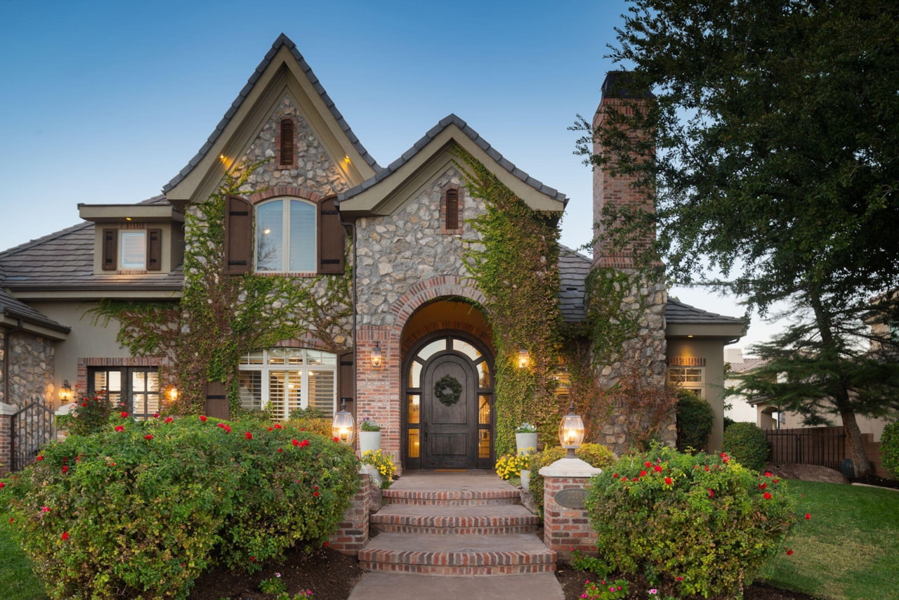 2368 Covey LN Santa Clara, UT 84765 home for sale, MLS#25-266831 - Erika Rogers Photo 8