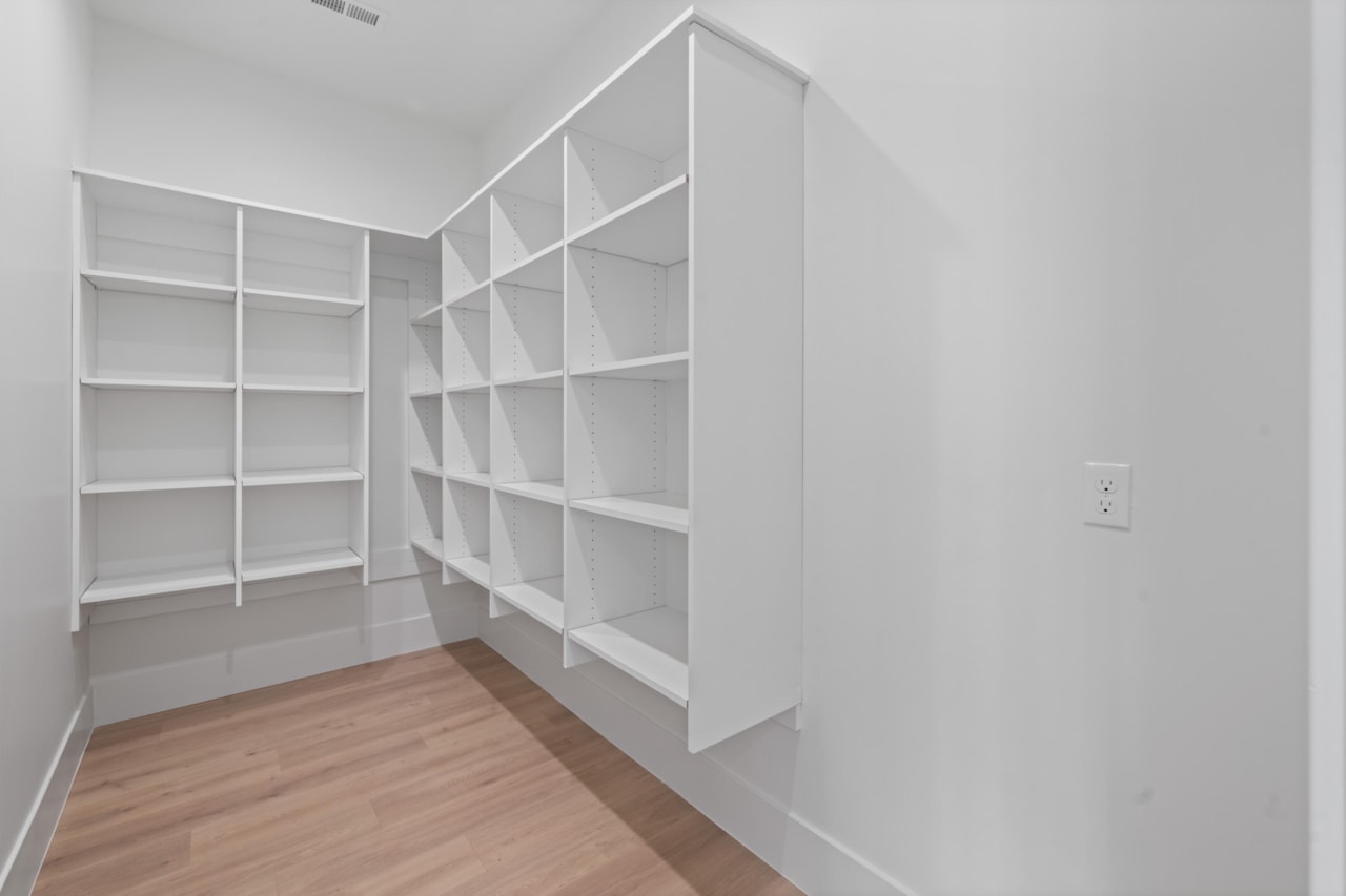 991 N Red Rock RD St George, UT 84770 home for sale, MLS#25-265771 - Erika Rogers Photo 34