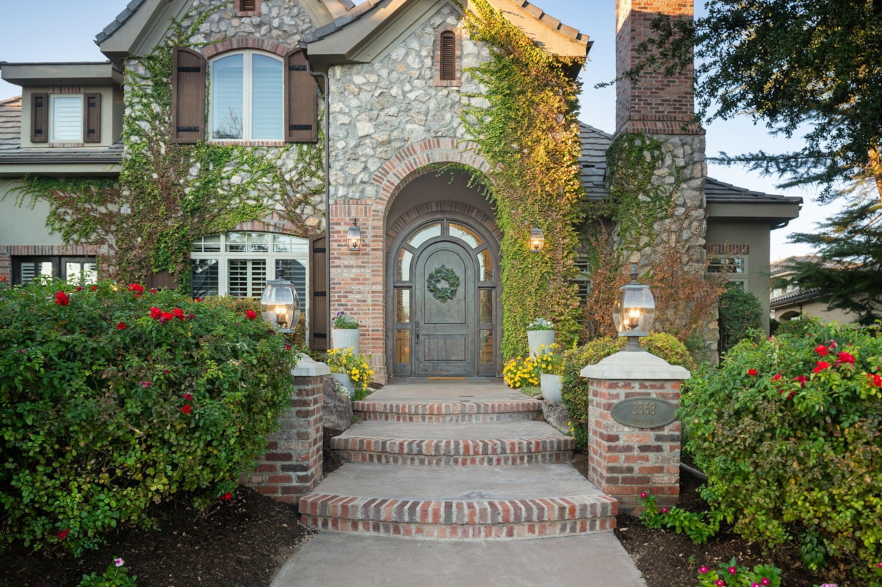 2368 Covey LN Santa Clara, UT 84765 home for sale, MLS#25-266831 - Erika Rogers Photo 9