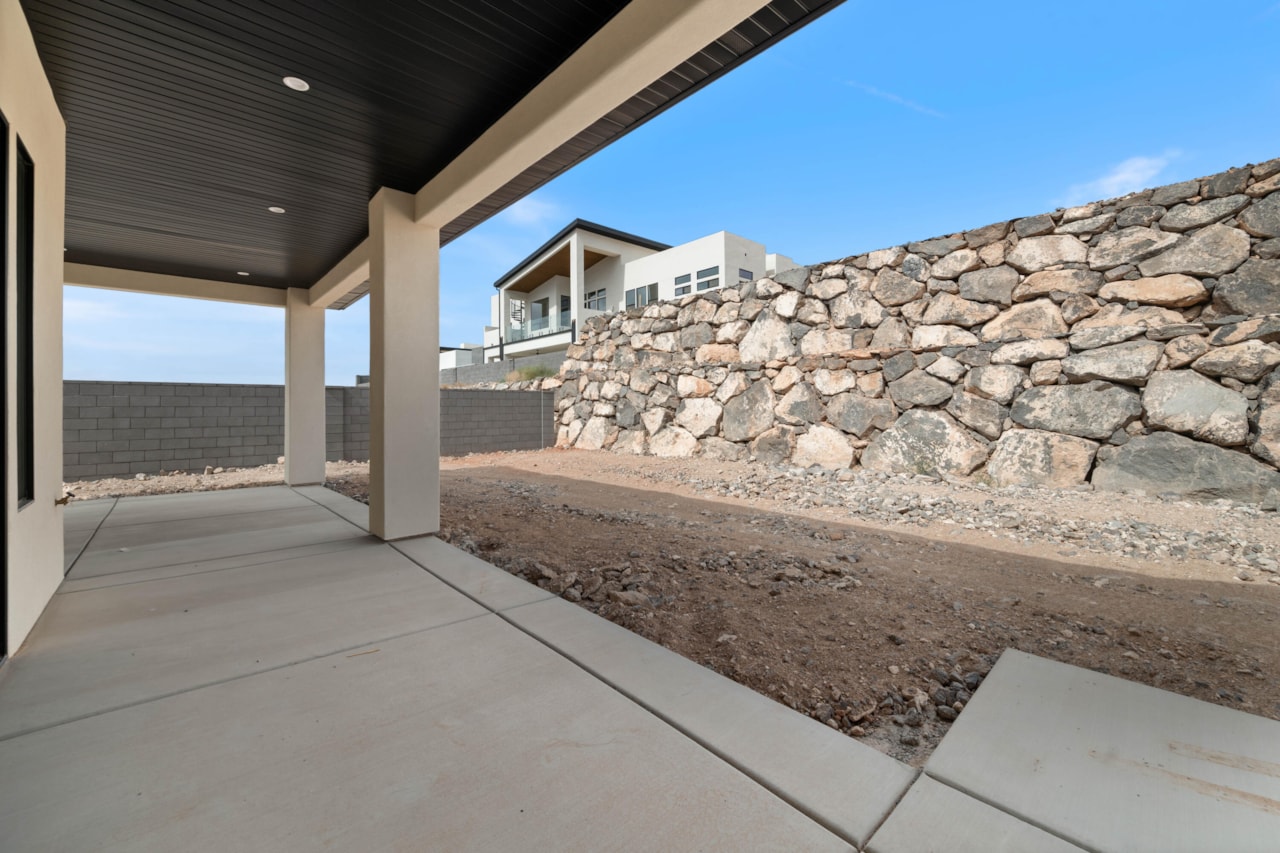991 N Red Rock RD St George, UT 84770 home for sale, MLS#25-265771 - Erika Rogers Photo 45