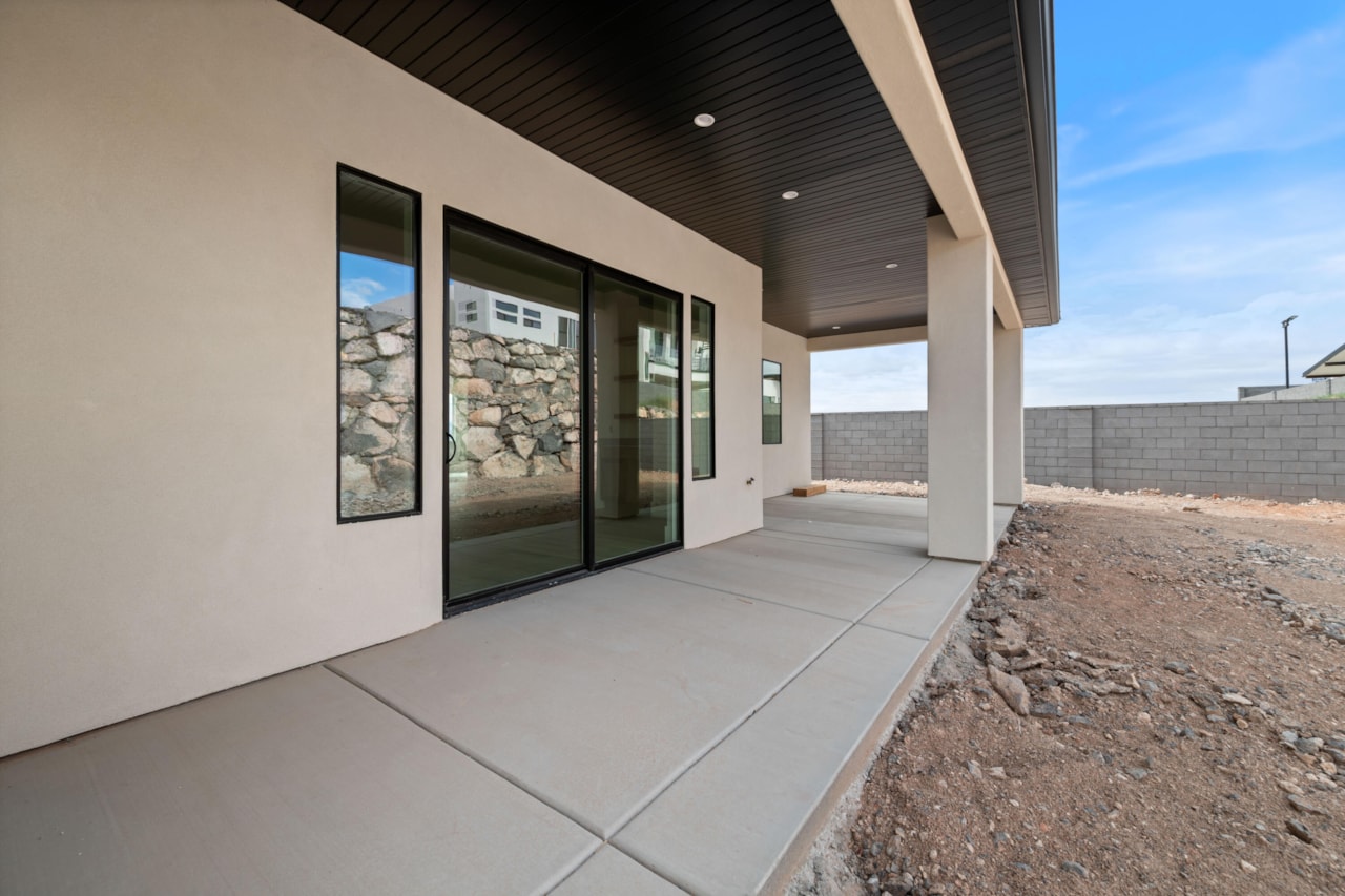 991 N Red Rock RD St George, UT 84770 home for sale, MLS#25-265771 - Erika Rogers Photo 46