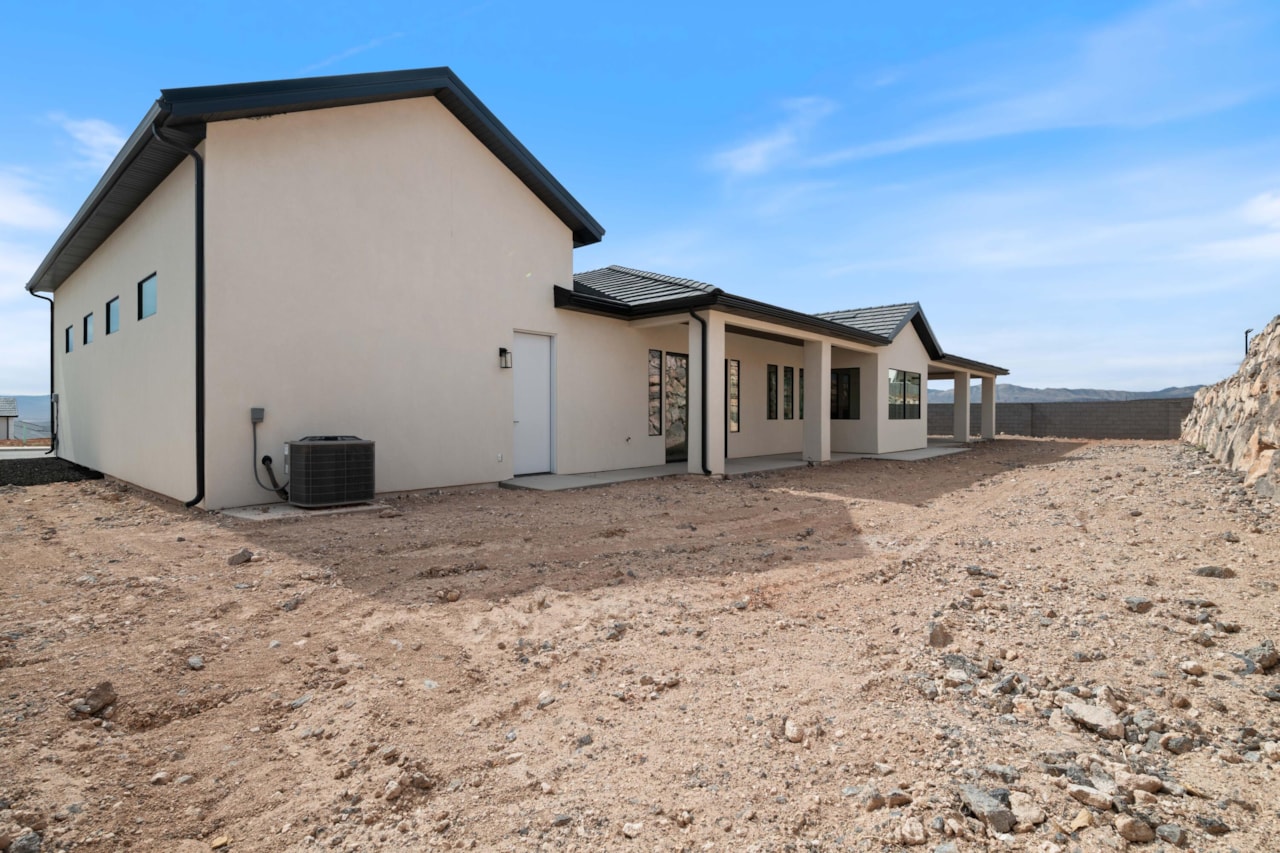 991 N Red Rock RD St George, UT 84770 home for sale, MLS#25-265771 - Erika Rogers Photo 49