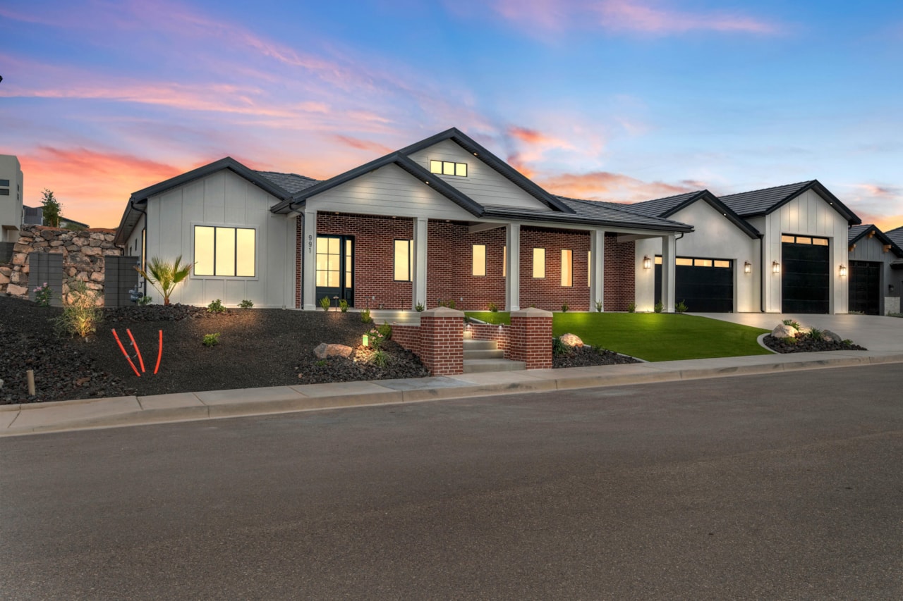 991 N Red Rock RD St George, UT 84770 home for sale, MLS#25-265771 - Erika Rogers Photo 6