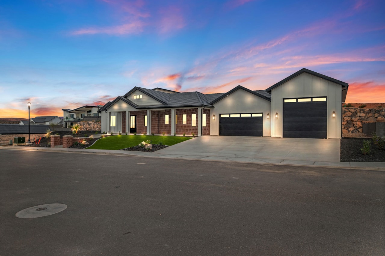 991 N Red Rock RD St George, UT 84770 home for sale, MLS#25-265771 - Erika Rogers Photo 4