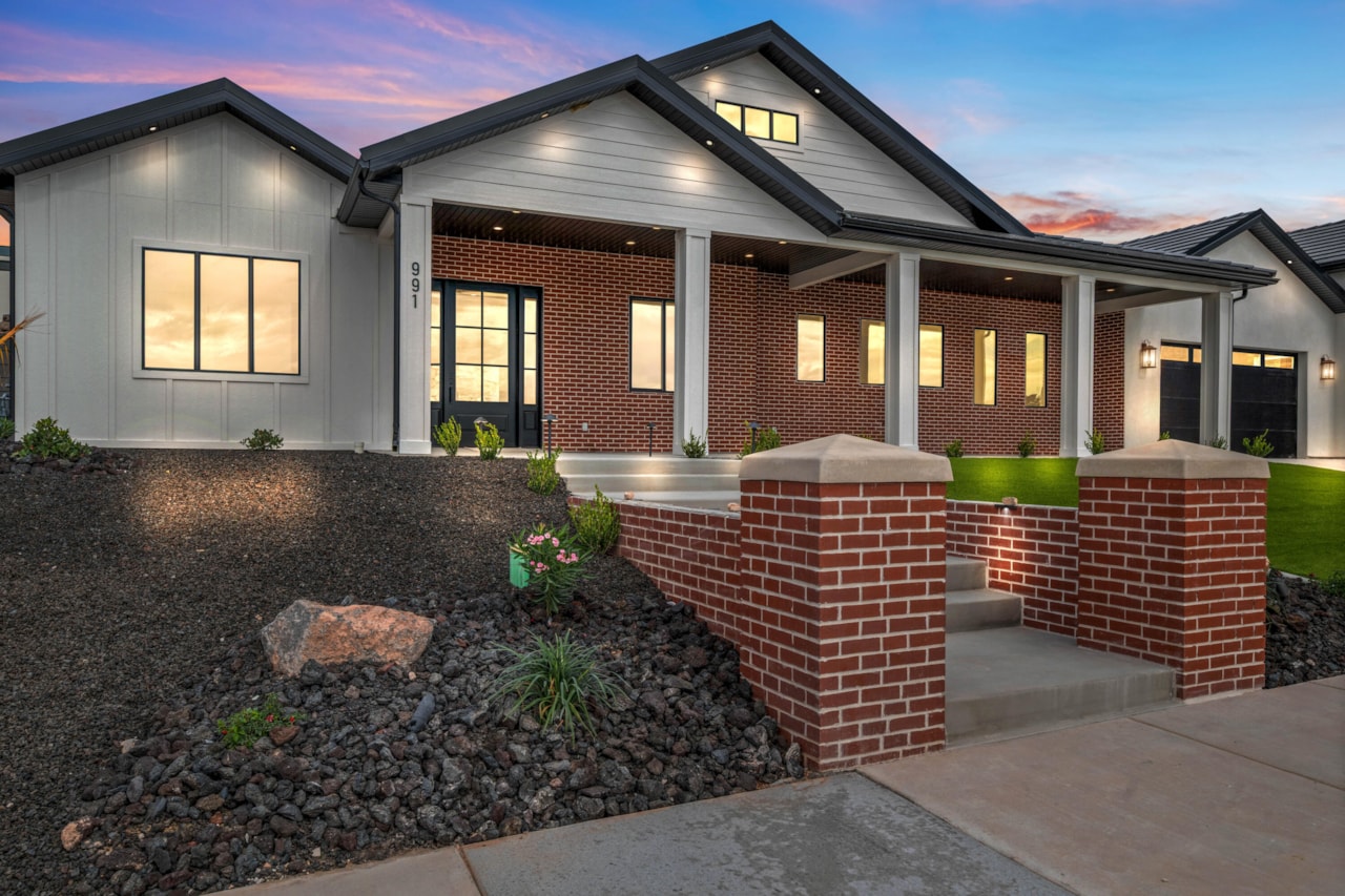 991 N Red Rock RD St George, UT 84770 home for sale, MLS#25-265771 - Erika Rogers Photo 2