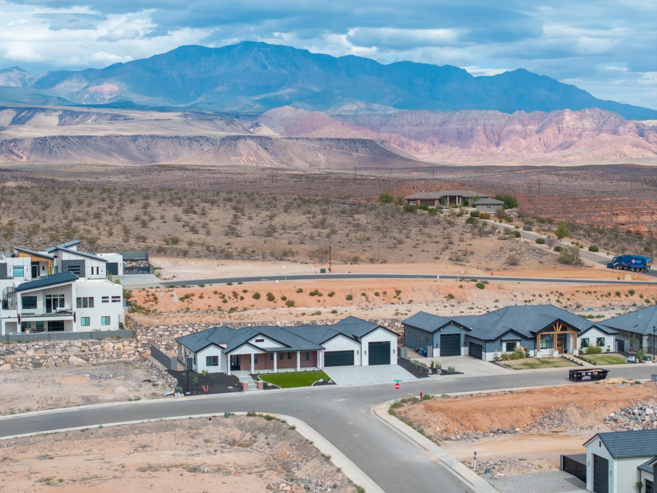 991 N Red Rock RD St George, UT 84770 home for sale, MLS#25-265771 - Erika Rogers Photo 53