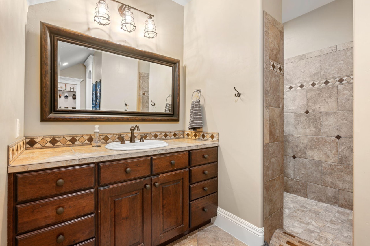 2368 Covey LN Santa Clara, UT 84765 home for sale, MLS#25-266831 - Erika Rogers Photo 43