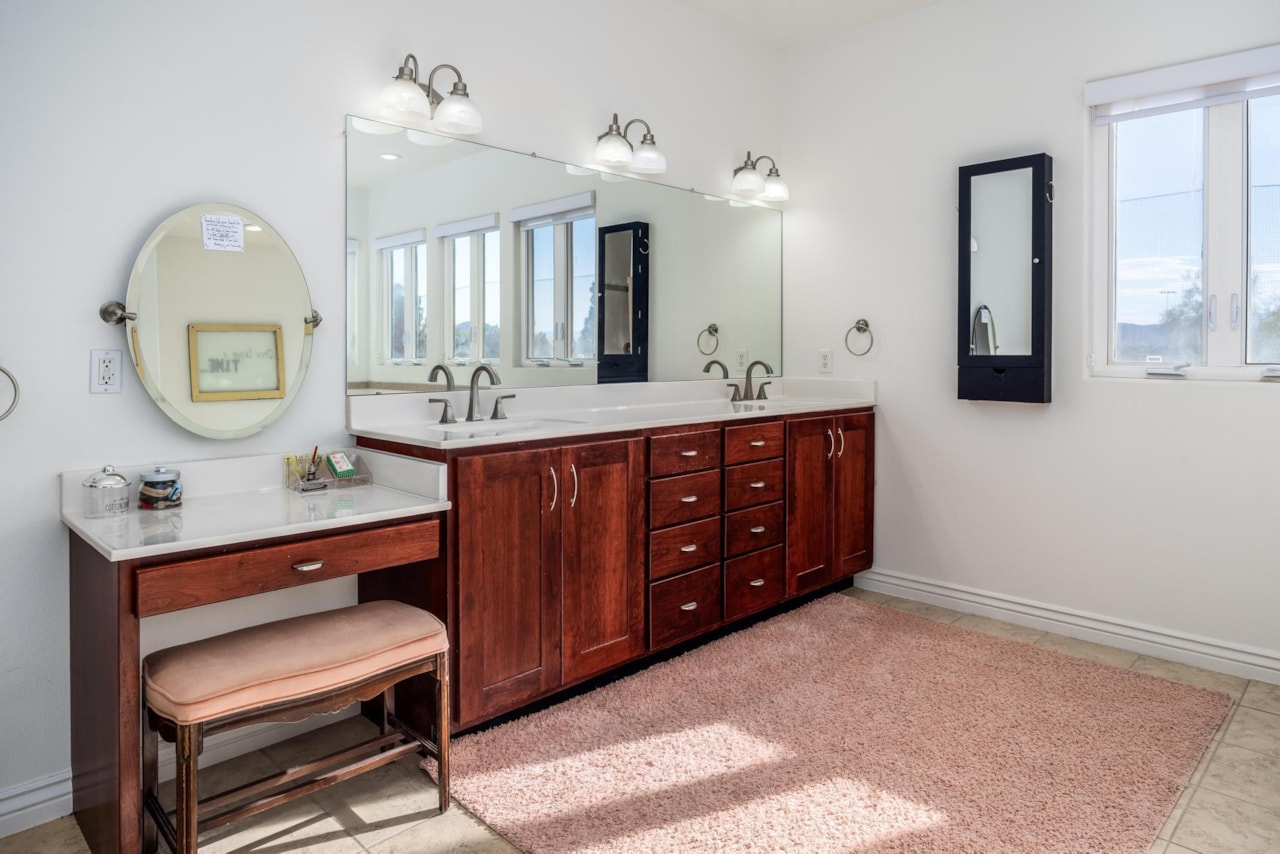 2442 E Mountain Ledge St George, UT 84790 home for sale, MLS#25-265250 - Erika Rogers Photo 28