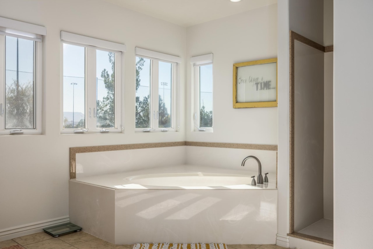 2442 E Mountain Ledge St George, UT 84790 home for sale, MLS#25-265250 - Erika Rogers Photo 29