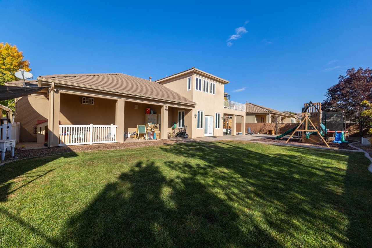 2442 E Mountain Ledge St George, UT 84790 home for sale, MLS#25-265250 - Erika Rogers Photo 32