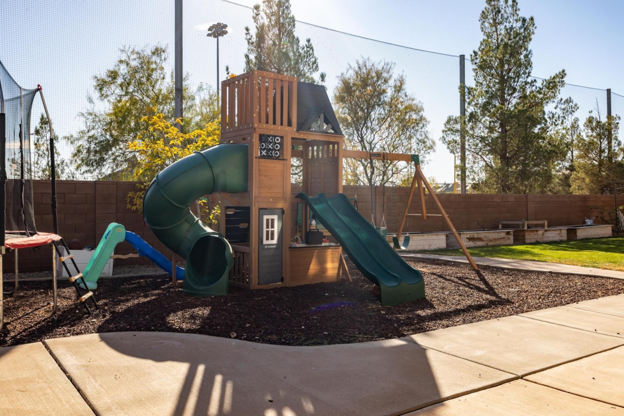 2442 E Mountain Ledge St George, UT 84790 home for sale, MLS#25-265250 - Erika Rogers Photo 36