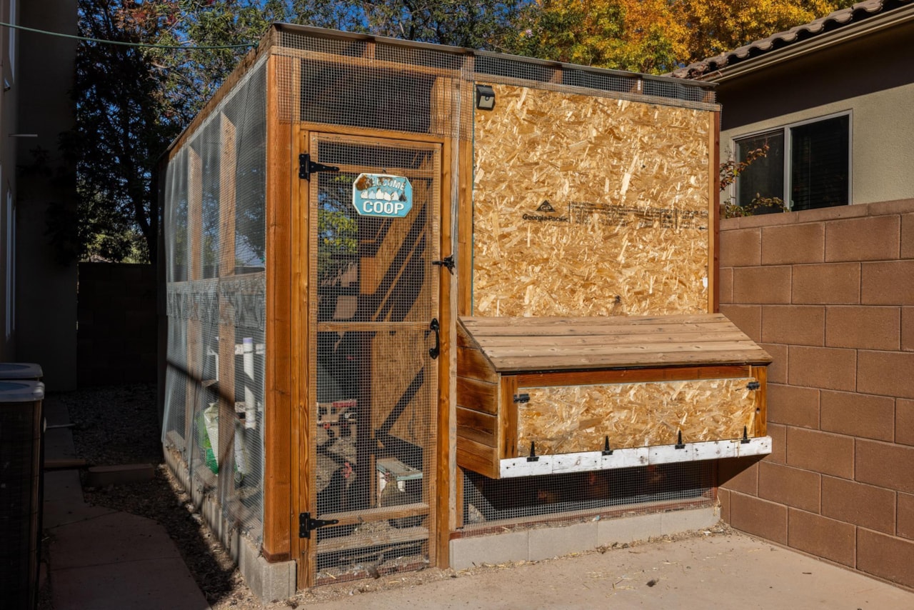 2442 E Mountain Ledge St George, UT 84790 home for sale, MLS#25-265250 - Erika Rogers Photo 37