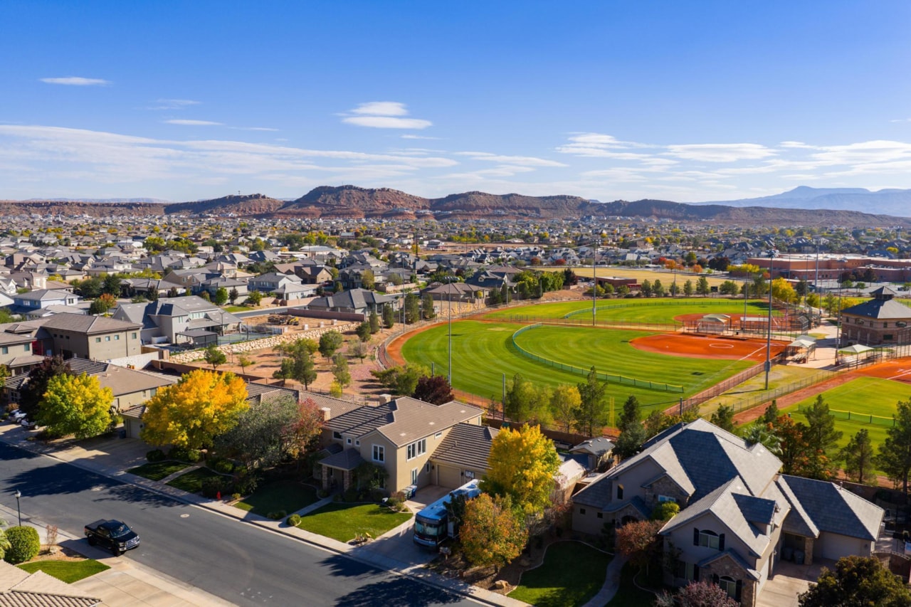 2442 E Mountain Ledge St George, UT 84790 home for sale, MLS#25-265250 - Erika Rogers Photo 43