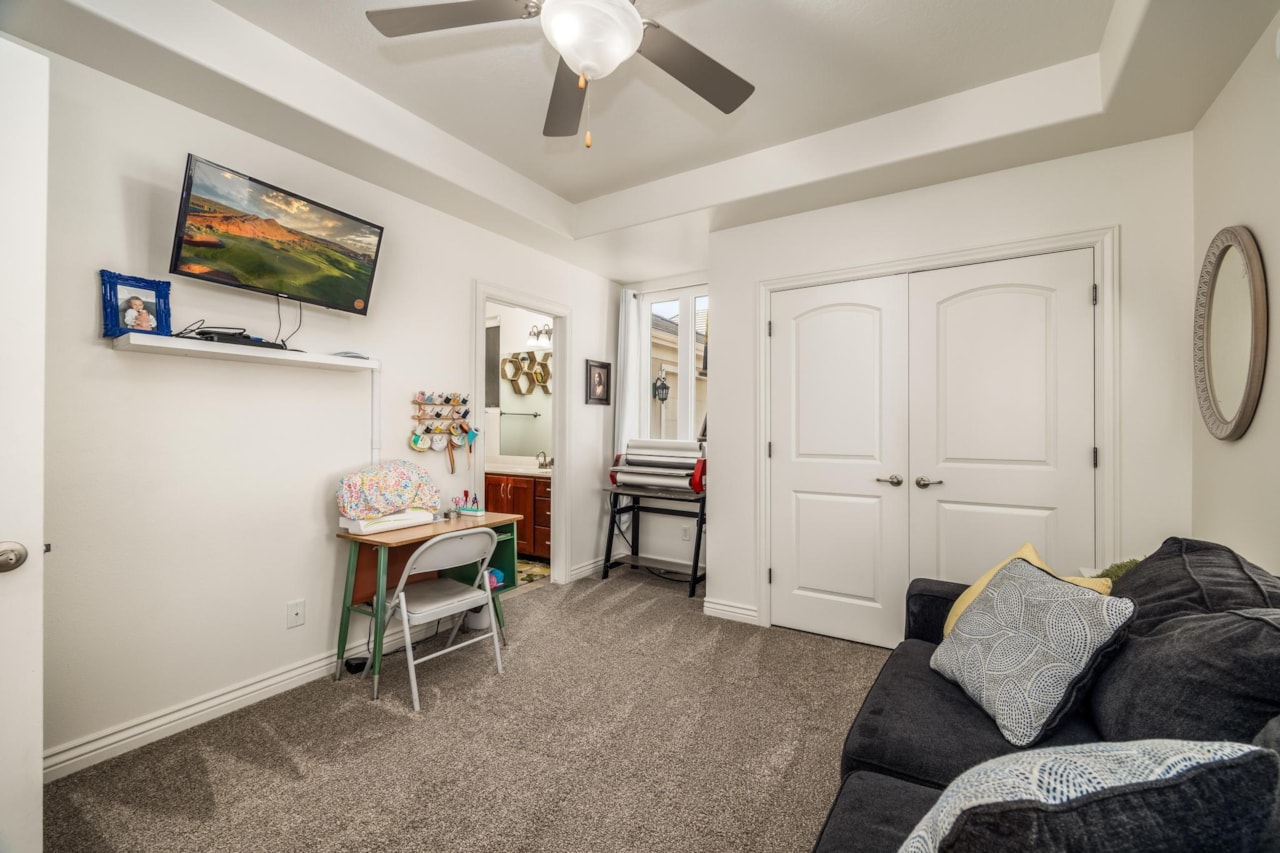 2442 E Mountain Ledge St George, UT 84790 home for sale, MLS#25-265250 - Erika Rogers Photo 6