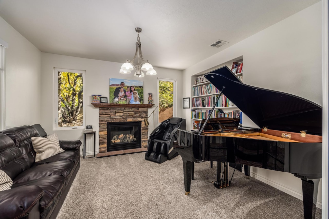 2442 E Mountain Ledge St George, UT 84790 home for sale, MLS#25-265250 - Erika Rogers Photo 4