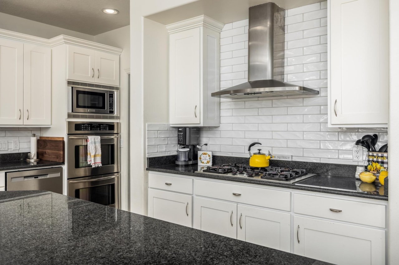 2442 E Mountain Ledge St George, UT 84790 home for sale, MLS#25-265250 - Erika Rogers Photo 12