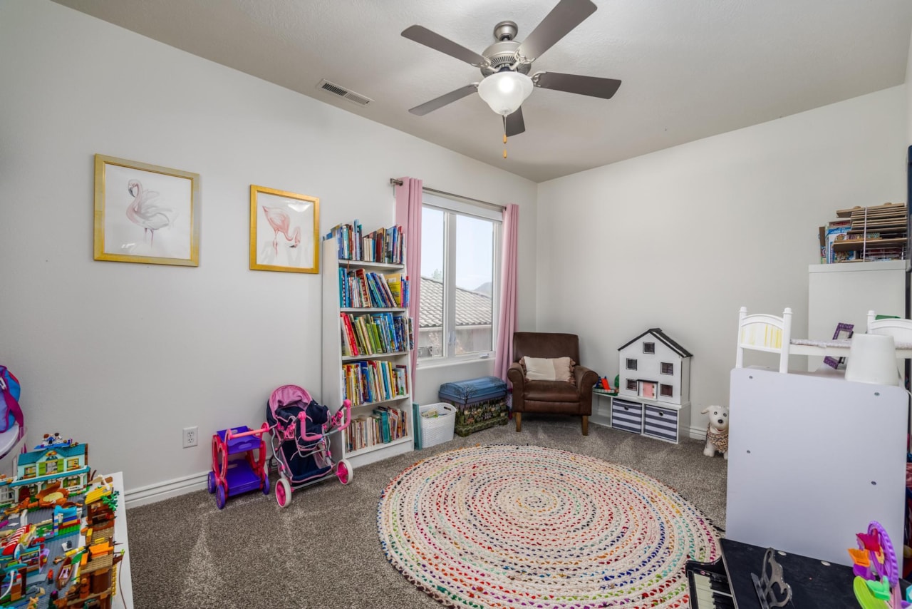 2442 E Mountain Ledge St George, UT 84790 home for sale, MLS#25-265250 - Erika Rogers Photo 19