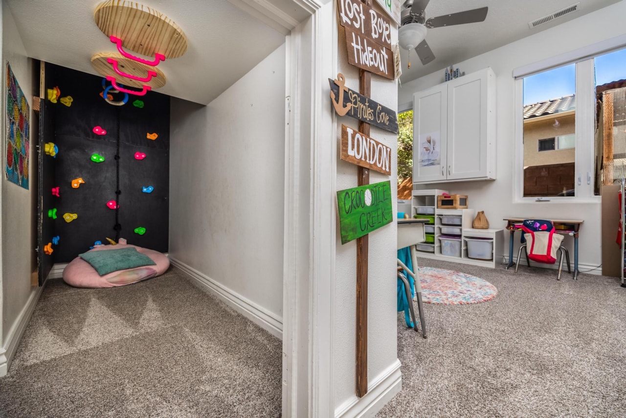 2442 E Mountain Ledge St George, UT 84790 home for sale, MLS#25-265250 - Erika Rogers Photo 17