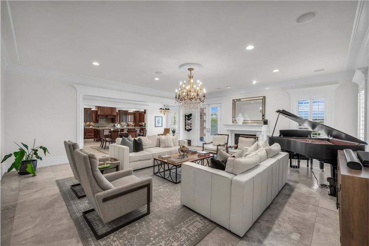 3763 Carribbean CIR St George, UT 84790 home for sale, MLS#25-266820 - Erika Rogers Photo 9