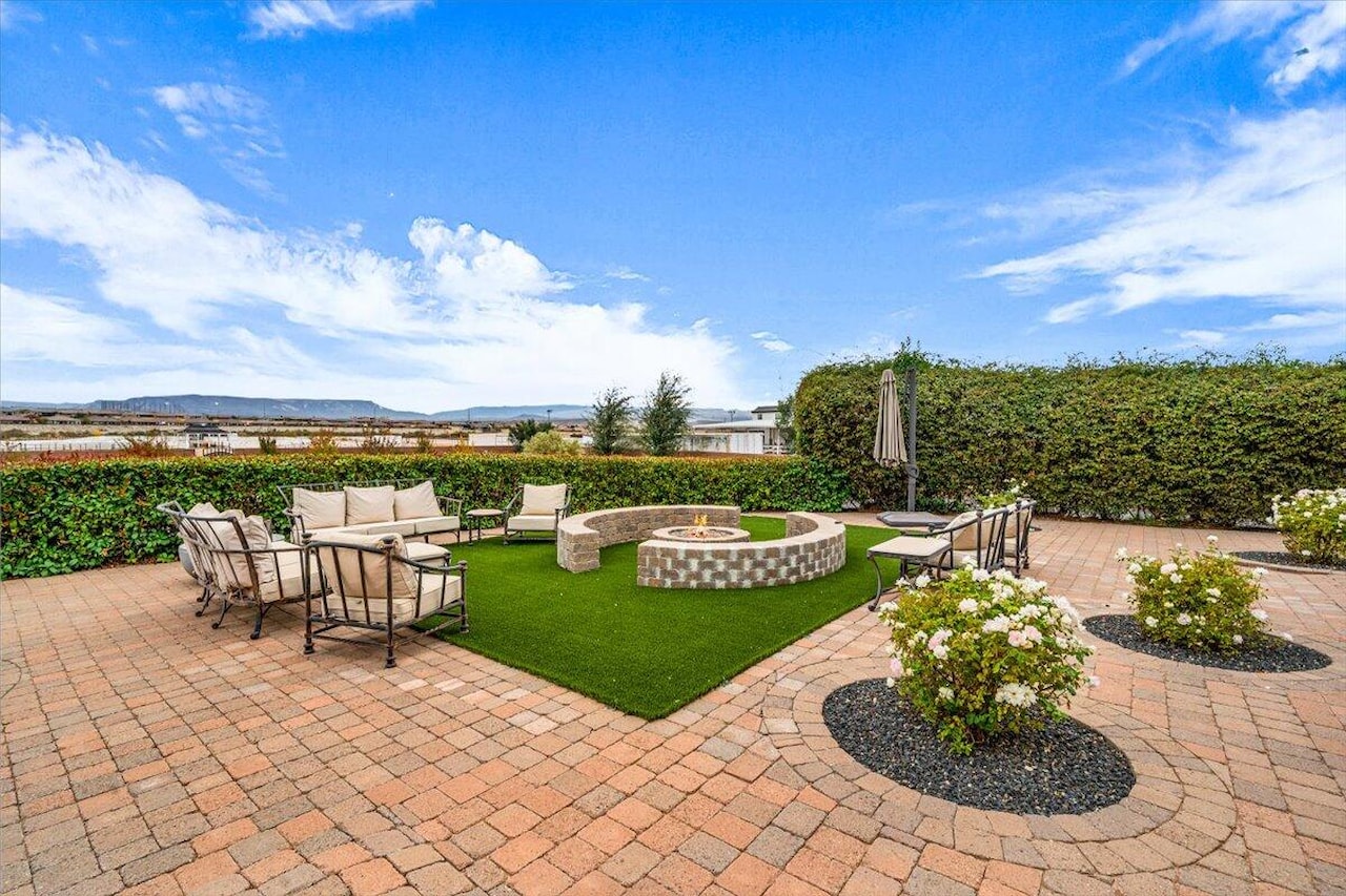 3763 Carribbean CIR St George, UT 84790 home for sale, MLS#25-266820 - Erika Rogers Photo 37