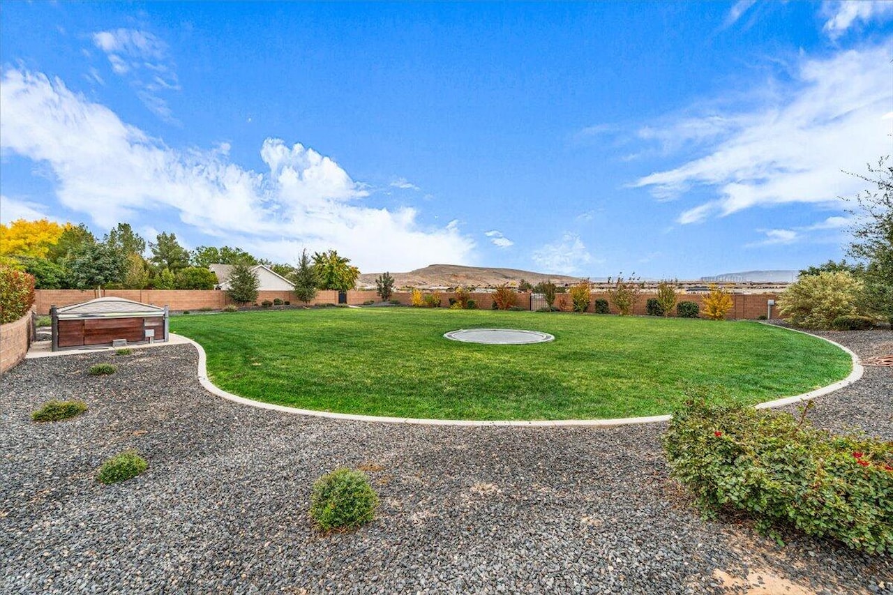 3763 Carribbean CIR St George, UT 84790 home for sale, MLS#25-266820 - Erika Rogers Photo 39
