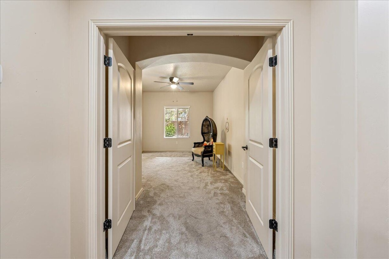 2866 E Carmine DR St George, UT 84790 home for sale, MLS#25-266829 - Erika Rogers Photo 21