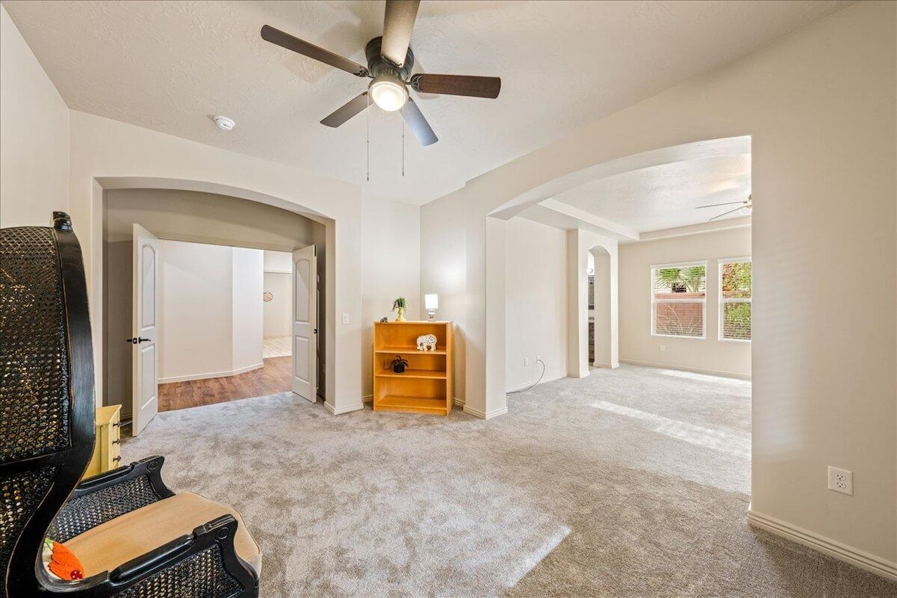 2866 E Carmine DR St George, UT 84790 home for sale, MLS#25-266829 - Erika Rogers Photo 23