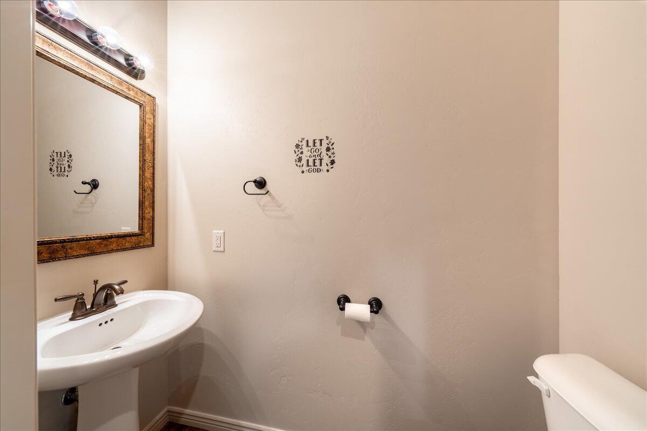 2866 E Carmine DR St George, UT 84790 home for sale, MLS#25-266829 - Erika Rogers Photo 45