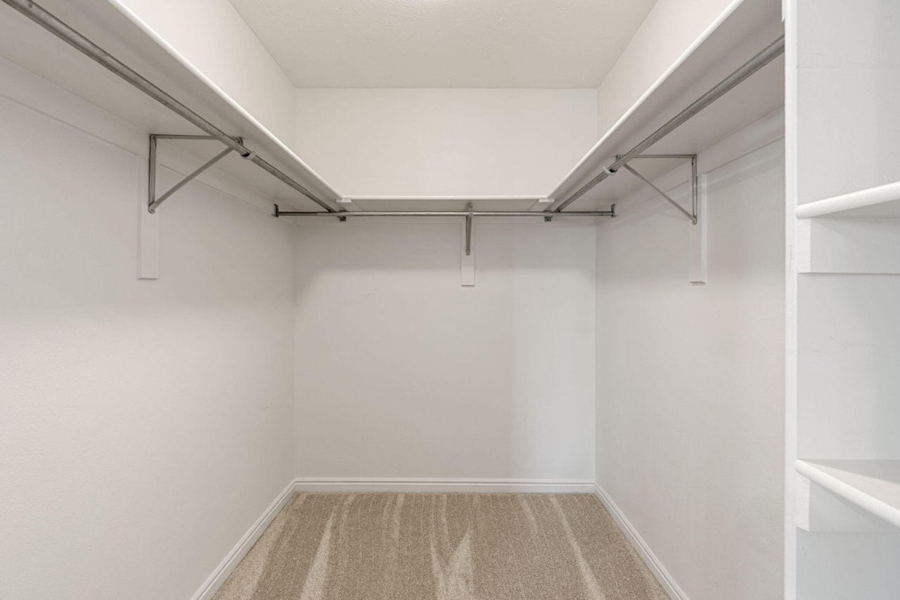 1305 N Royal CIR St George, UT 84770 home for sale, MLS#25-266846 - Erika Rogers Photo 16