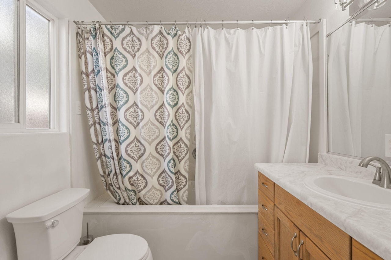 1305 N Royal CIR St George, UT 84770 home for sale, MLS#25-266846 - Erika Rogers Photo 17