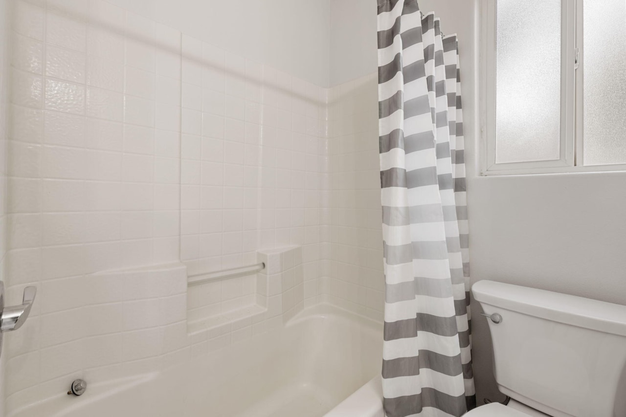 1305 N Royal CIR St George, UT 84770 home for sale, MLS#25-266846 - Erika Rogers Photo 23